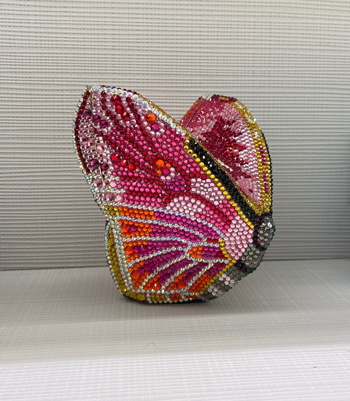 Premium Butterfly Crystal Clutch in Pink