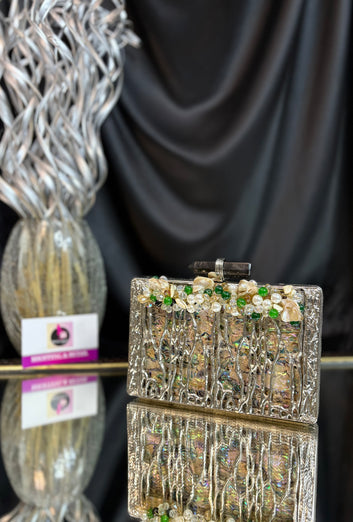 Paaro- Mother of Pearl Clutch