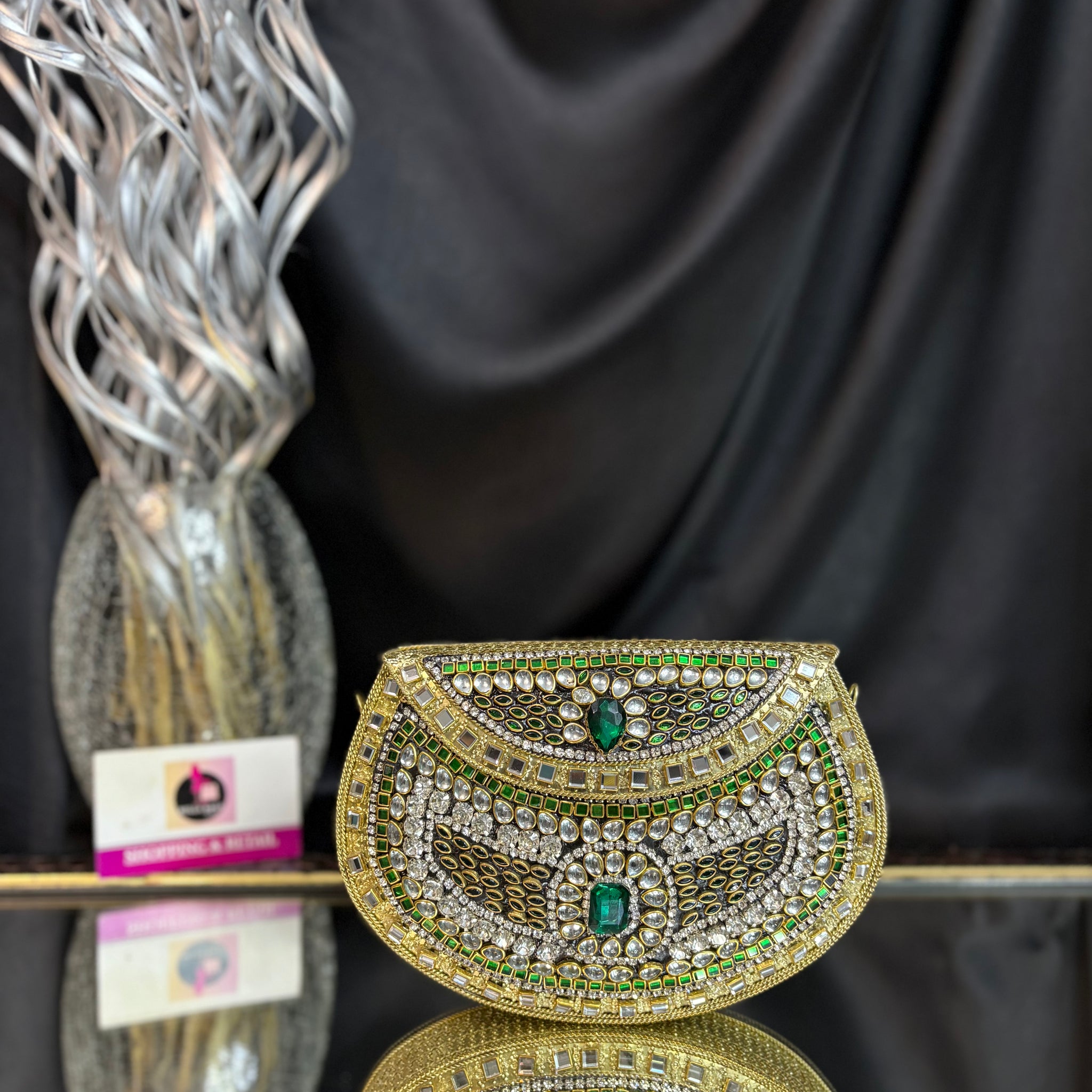 Kashish Kundan Clutch