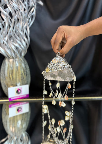 Beintehaa Triangle Diamond Mini Clutch